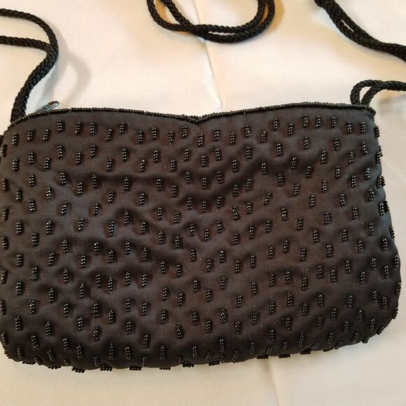 Made in Macau 9x6 inches black , red and gold seed beads excellent condition - Picture 6 of 9